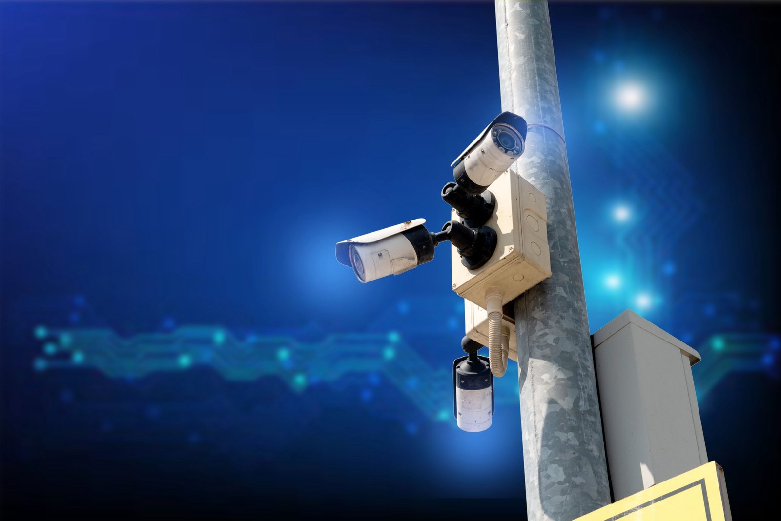 Multi-angle CCTV system on steel pole, blurred background technology, background blast clipping path.